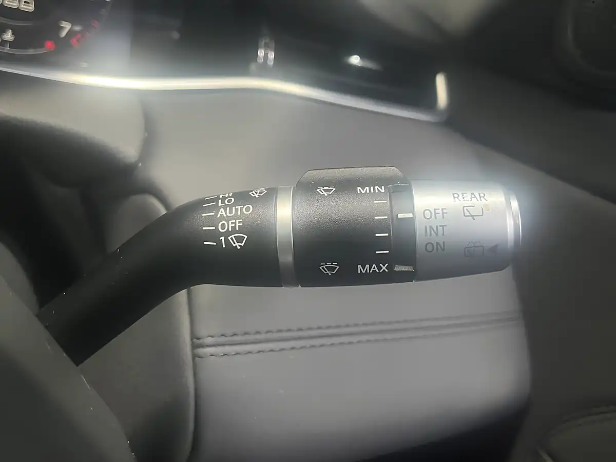 Used 2019 Land Rover Range Rover Evoque Se Silver - Interior and Exterior details 15