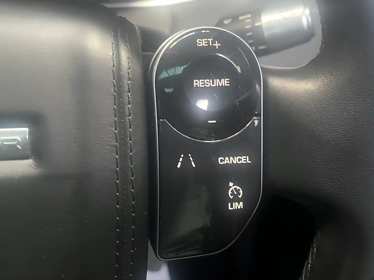 Used 2019 Land Rover Range Rover Evoque Se Silver - Interior and Exterior details 16