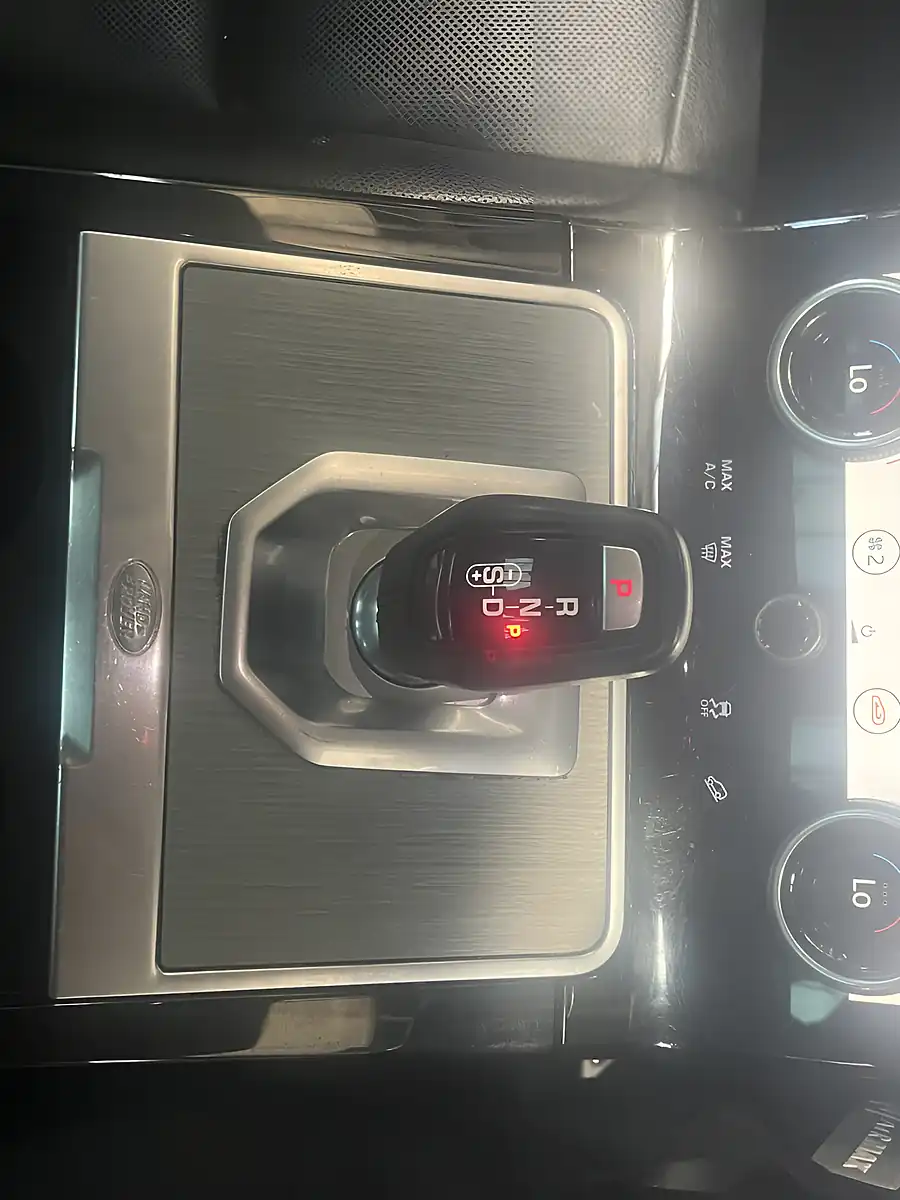 Used 2019 Land Rover Range Rover Evoque Se Silver - Interior and Exterior details 18