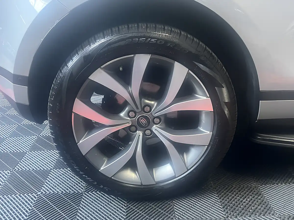 Used 2019 Land Rover Range Rover Evoque Se Silver - Interior and Exterior details 9