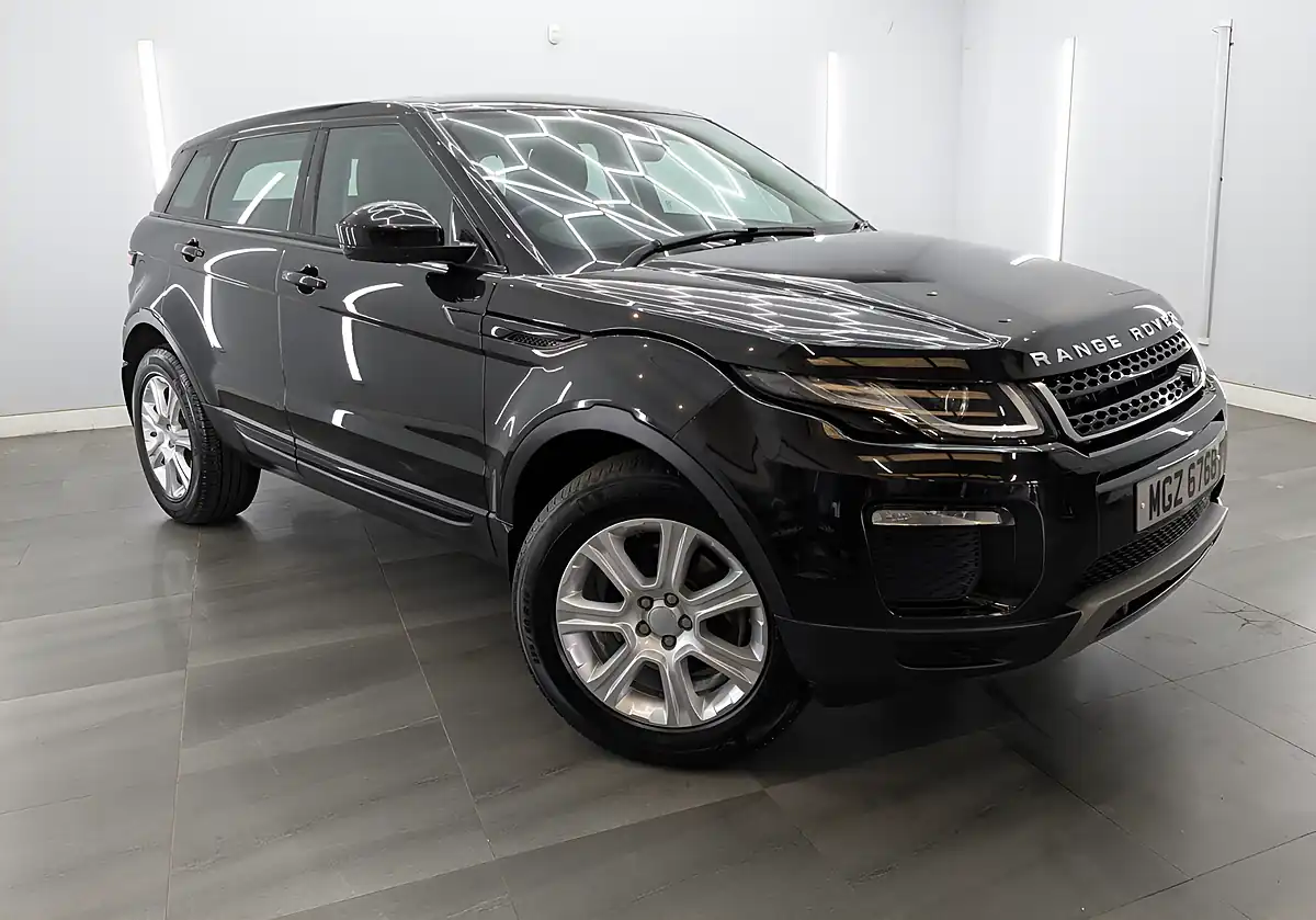 Used 2019 Land Rover Range Rover Evoque Se Tech Santorini Black - Front View