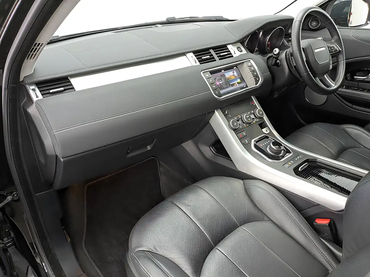 Used 2019 Land Rover Range Rover Evoque Se Tech Santorini Black - Interior and Exterior details 15
