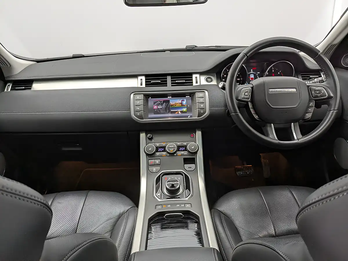 Used 2019 Land Rover Range Rover Evoque Se Tech Santorini Black - Interior and Exterior details 16
