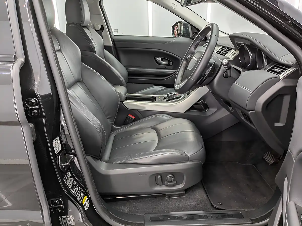 Used 2019 Land Rover Range Rover Evoque Se Tech Santorini Black - Interior and Exterior details 20