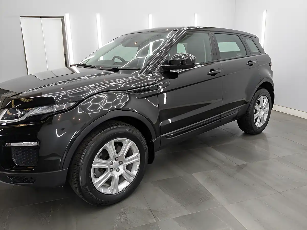 Used 2019 Land Rover Range Rover Evoque Se Tech Santorini Black - Interior and Exterior details 3