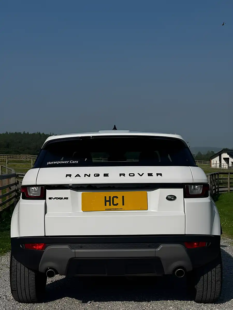 Used 2019 Land Rover Range Rover Evoque Se Tech White - Interior and Exterior details 11