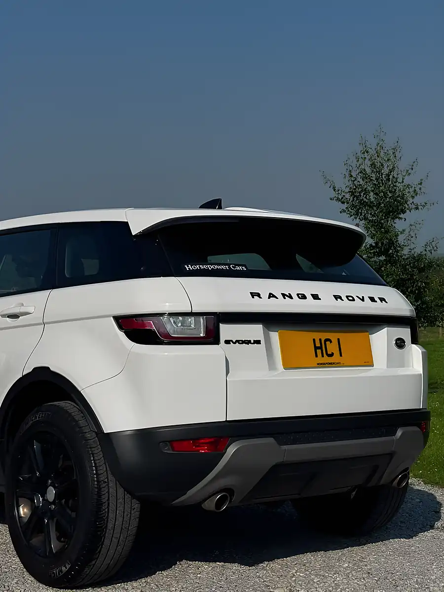 Used 2019 Land Rover Range Rover Evoque Se Tech White - Interior and Exterior details 7