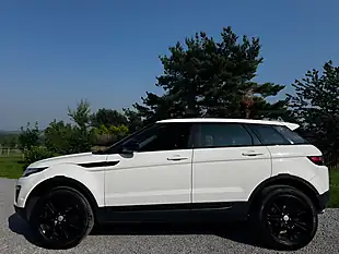 Used 2019 Land Rover Range Rover Evoque Se Tech White - Interior and Exterior details 9