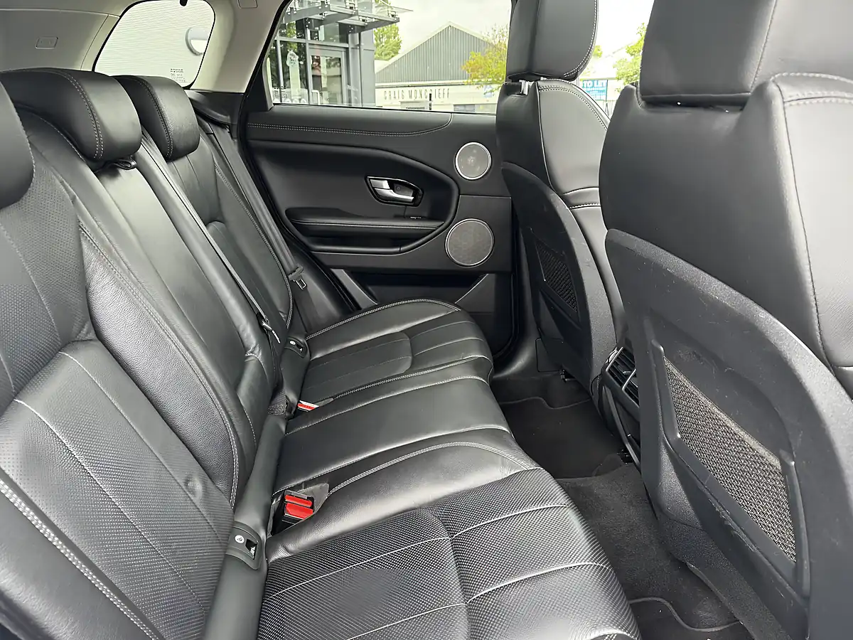 Used 2019 Land Rover Range Rover Evoque Se Tech White - Interior and Exterior details 13
