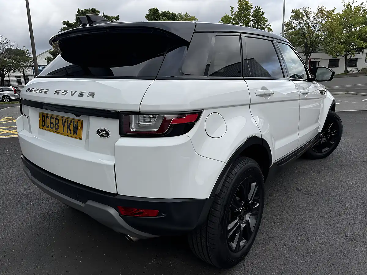Used 2019 Land Rover Range Rover Evoque Se Tech White - Interior and Exterior details 4