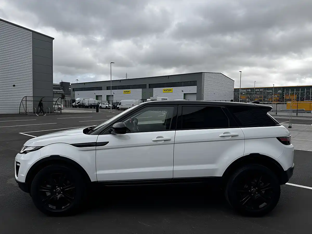 Used 2019 Land Rover Range Rover Evoque Se Tech White - Interior and Exterior details 8