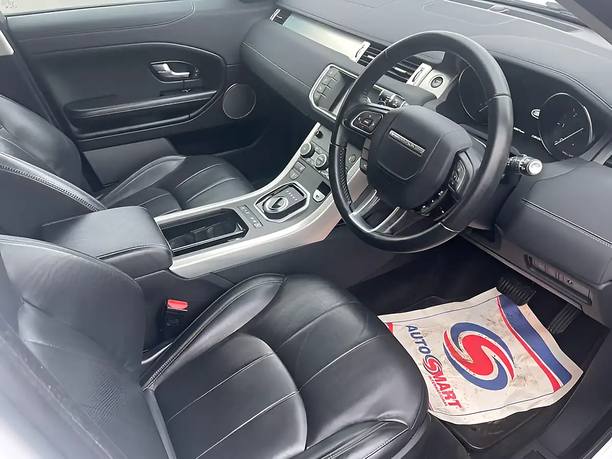 Used 2019 Land Rover Range Rover Evoque Se Tech White - Interior and Exterior details 12