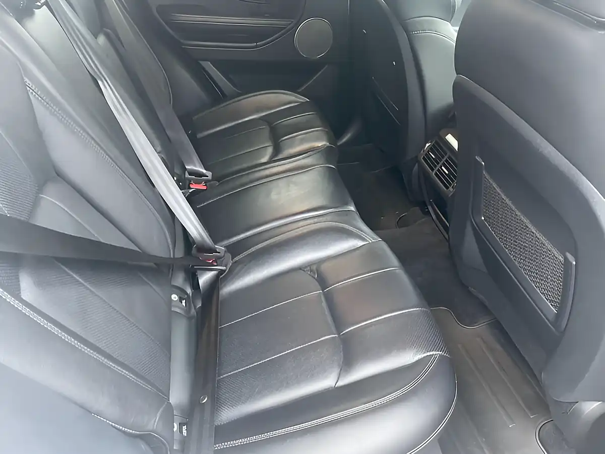 Used 2019 Land Rover Range Rover Evoque Se Tech White - Interior and Exterior details 16