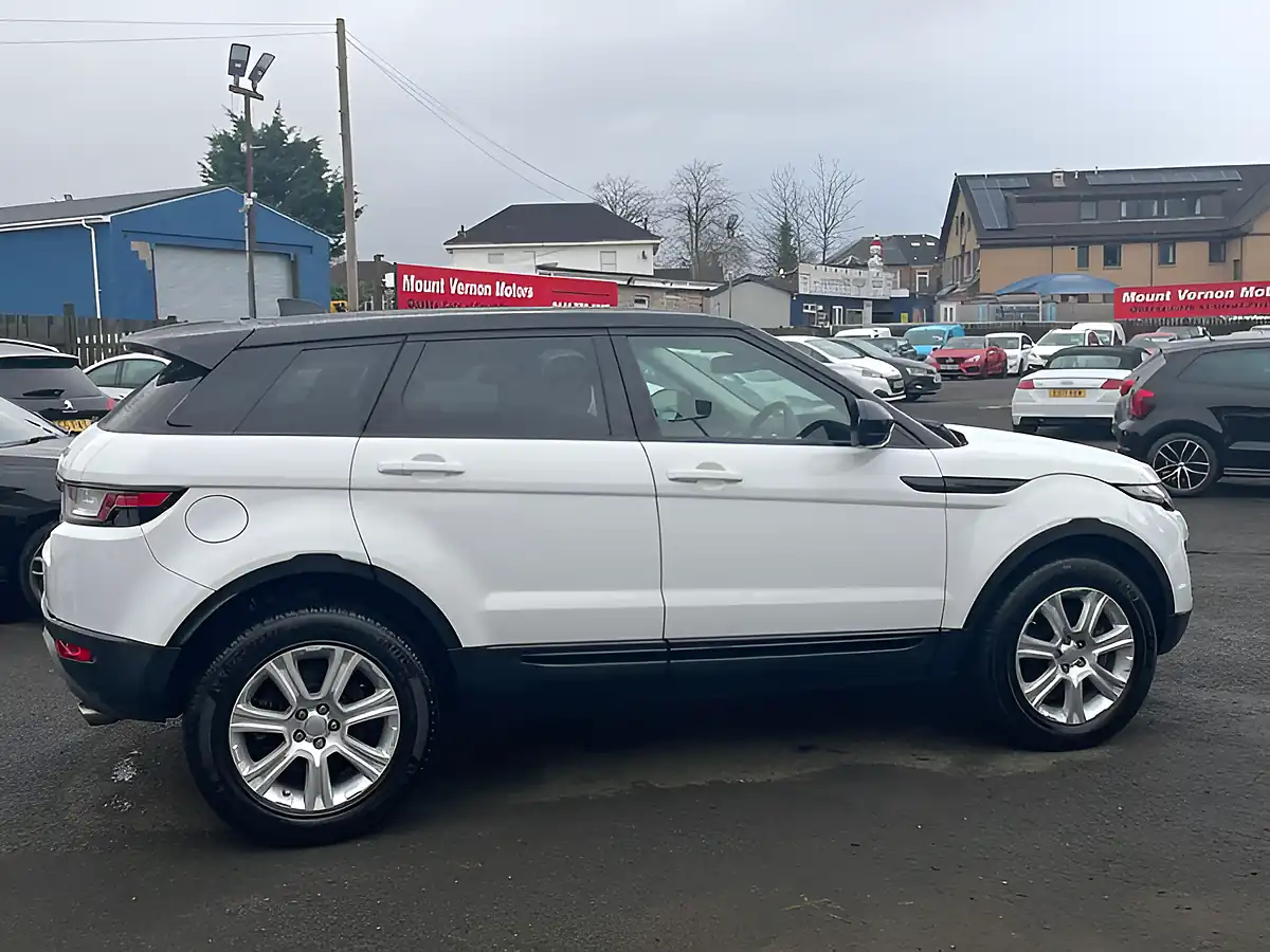 Used 2019 Land Rover Range Rover Evoque Se Tech White - Interior and Exterior details 9