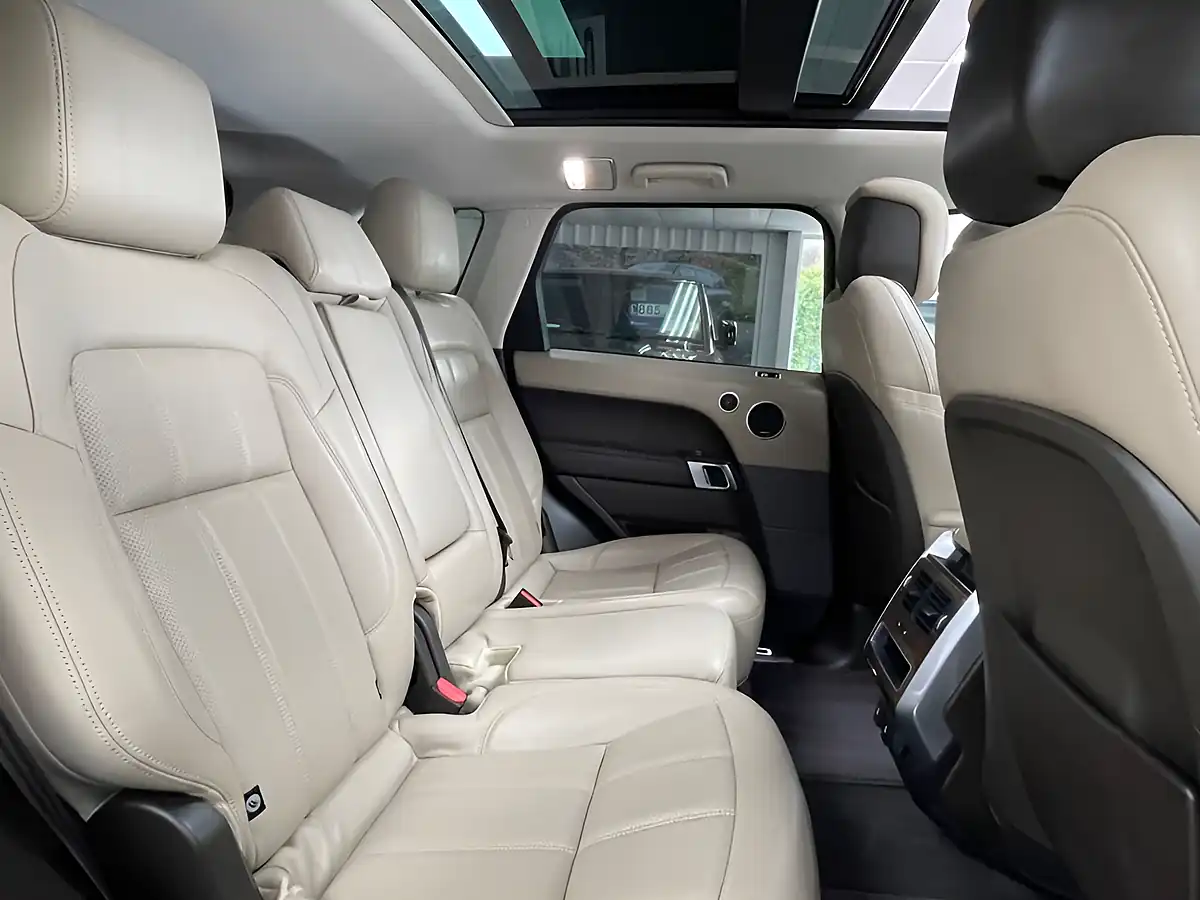 Used 2019 Land Rover Range Rover P400 Hse Hse Dynamic Eiger Grey - Interior and Exterior details 14