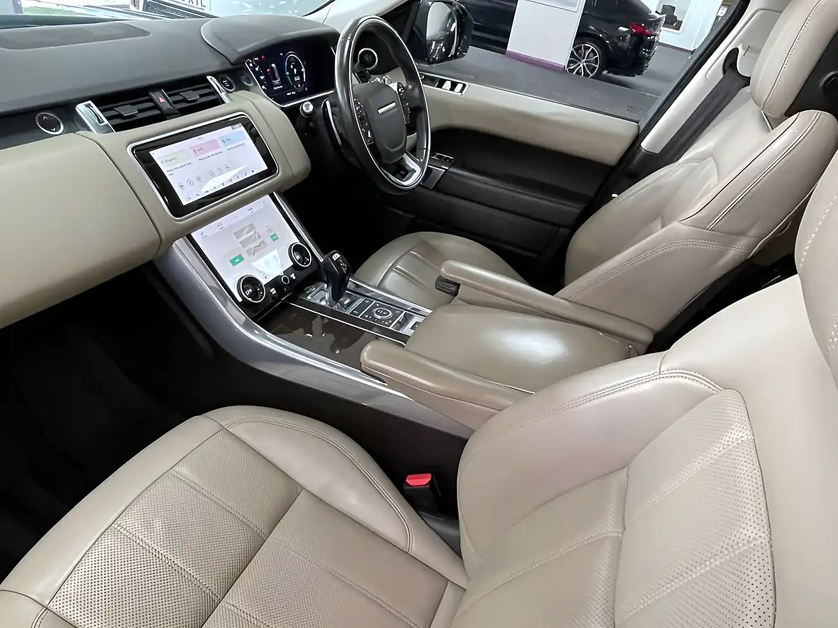 Used 2019 Land Rover Range Rover P400 Hse Hse Dynamic Eiger Grey - Interior and Exterior details 15