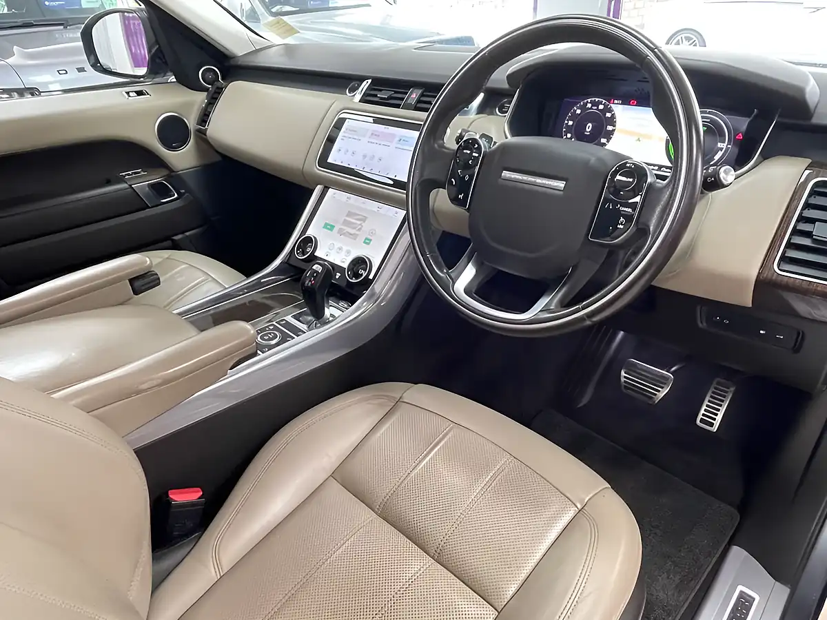 Used 2019 Land Rover Range Rover P400 Hse Hse Dynamic Eiger Grey - Interior and Exterior details 10