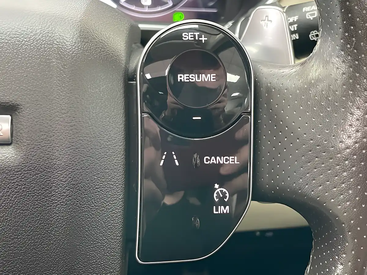 Used 2019 Land Rover Range Rover P400 Hse Hse Dynamic Eiger Grey - Interior and Exterior details 15