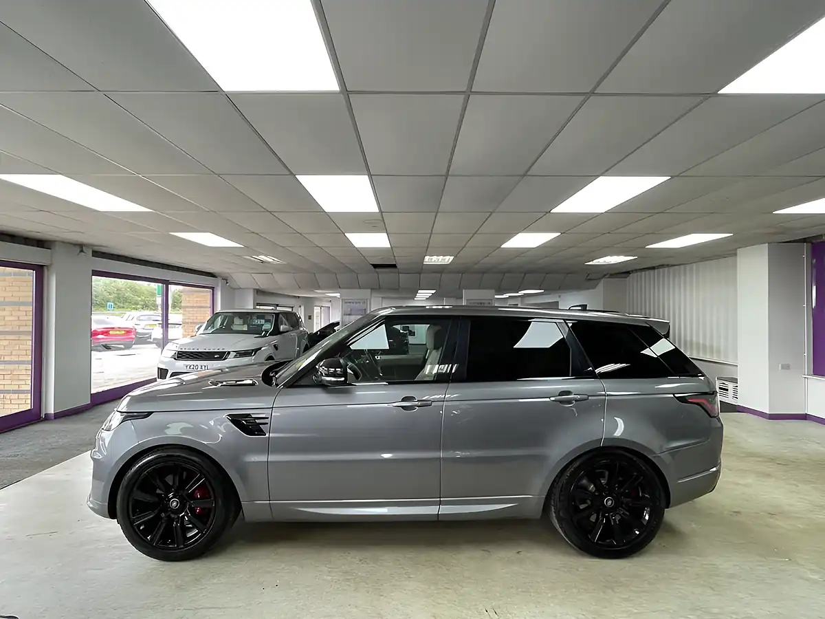 Used 2019 Land Rover Range Rover P400 Hse Hse Dynamic Eiger Grey - Interior and Exterior details 3