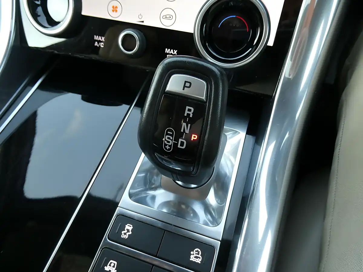 Used 2019 Land Rover Range Rover Sport Autobiography Dynamic Blue - Interior and Exterior details 8