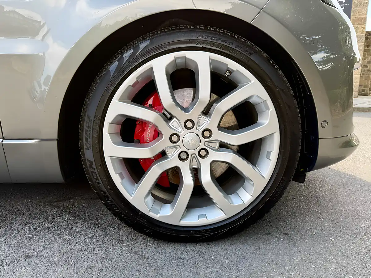 Used 2019 Land Rover Range Rover Sport Autobiography Dynamic Silicon Silver - Interior and Exterior details 10