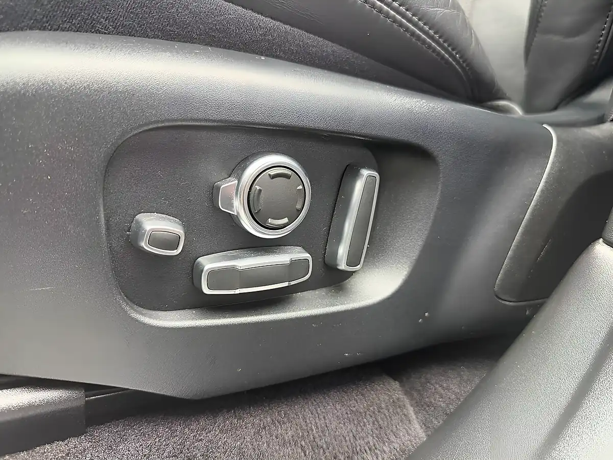 Used 2019 Land Rover Range Rover Sport Autobiography Dynamic White - Interior and Exterior details 16