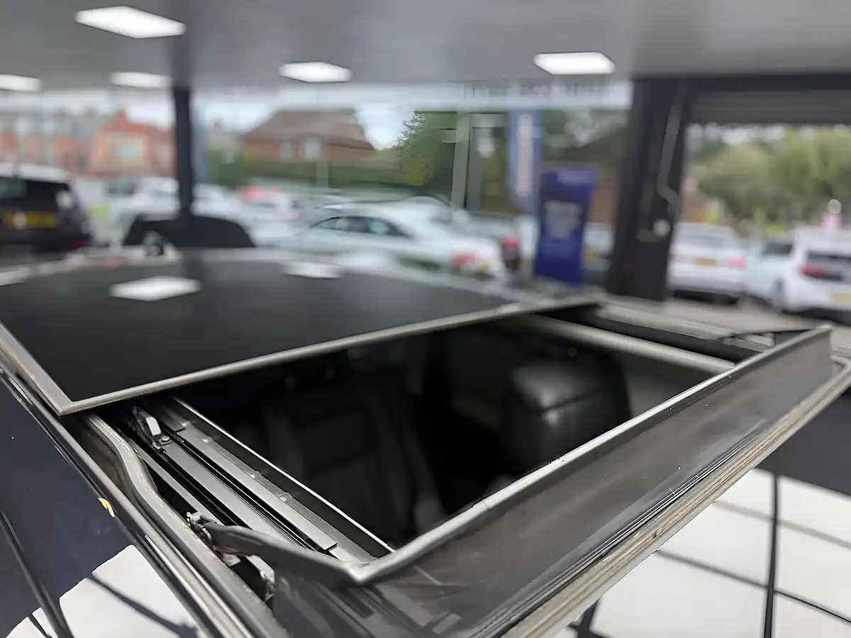 Used 2019 Land Rover Range Rover Sport Autobiography Dynamic White - Interior and Exterior details 19