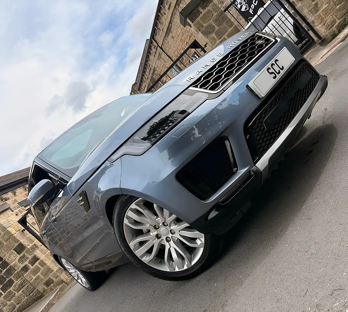 Used 2019 Land Rover Range Rover Sport Hse Byron Blue - Interior and Exterior details 3
