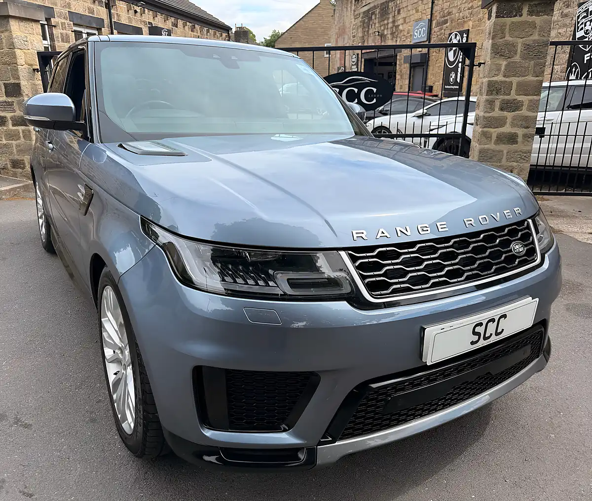 Used 2019 Land Rover Range Rover Sport Hse Byron Blue - Interior and Exterior details 5