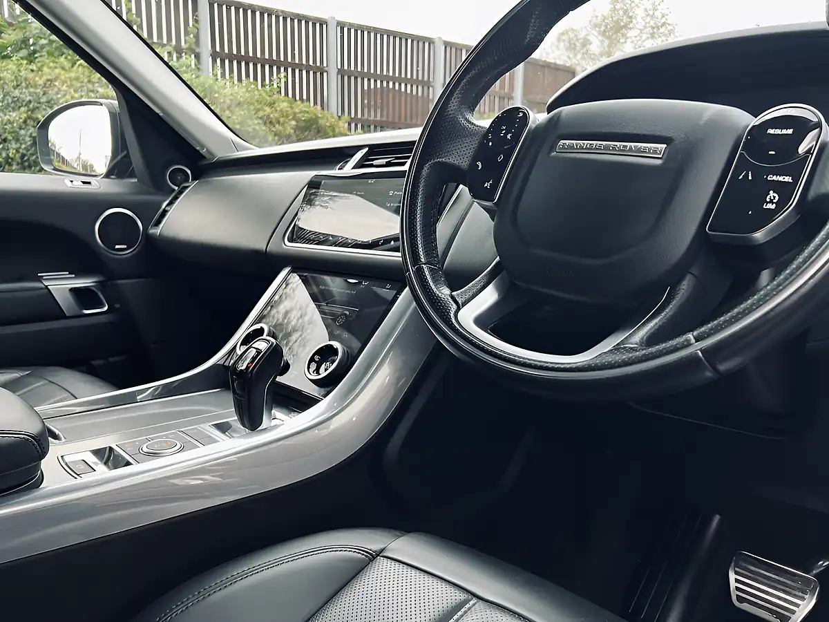 Used 2019 Land Rover Range Rover Sport Hse Dynamic Black - Interior and Exterior details 18