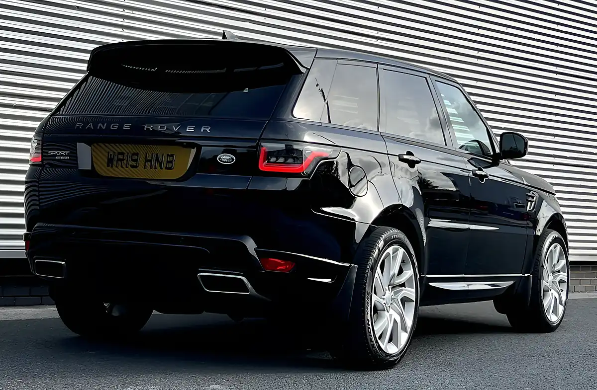 Used 2019 Land Rover Range Rover Sport Hse Dynamic Black - Interior and Exterior details 3