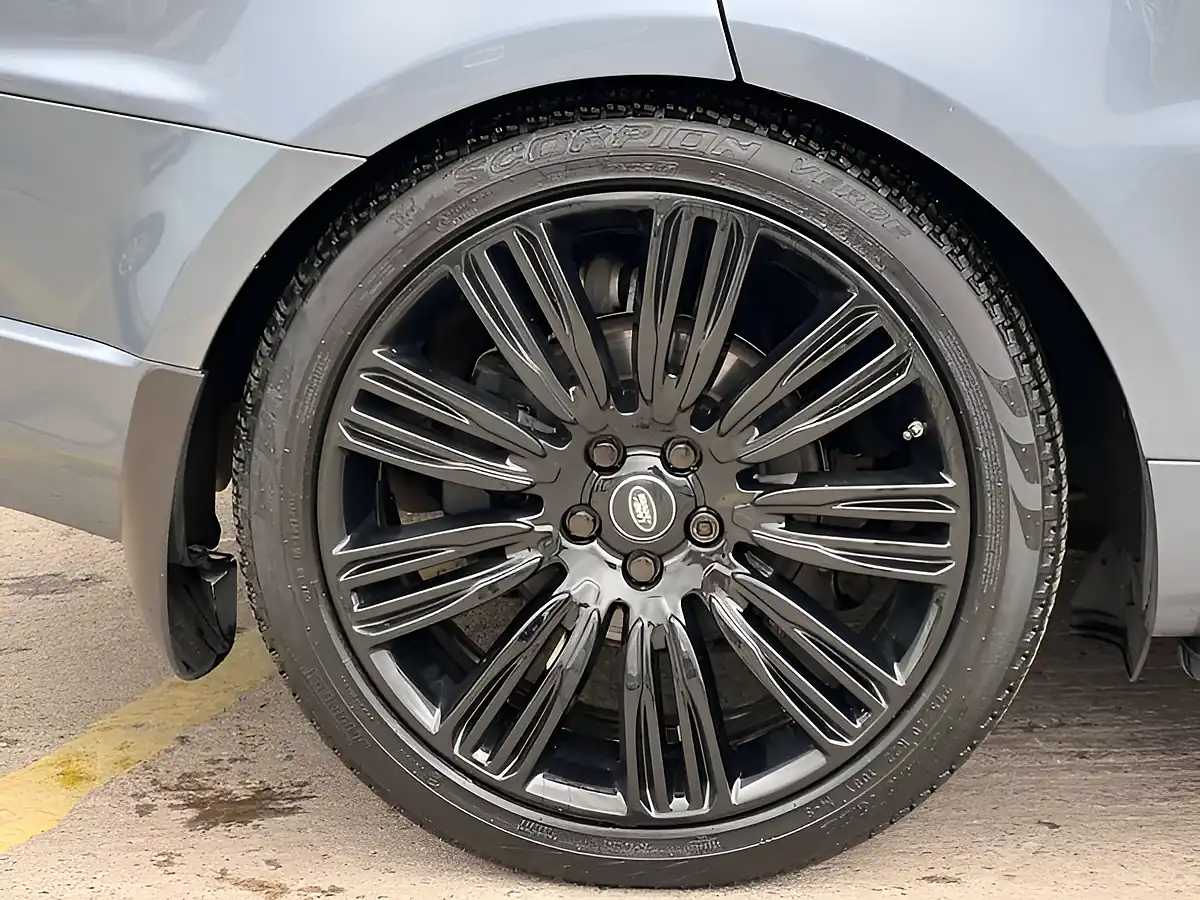 Used 2019 Land Rover Range Rover Sport Hse Dynamic Byron Blue - Interior and Exterior details 4
