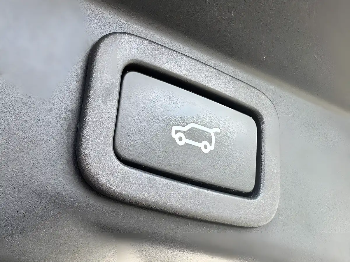 Used 2019 Land Rover Range Rover Sport Hse Dynamic Red - Interior and Exterior details 14
