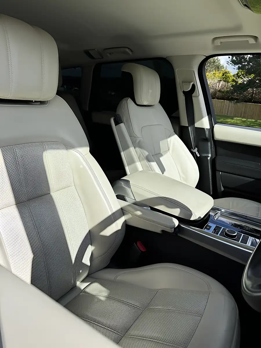 Used 2019 Land Rover Range Rover Sport Hse Dynamic Santorini Metallic Black - Interior and Exterior details 12