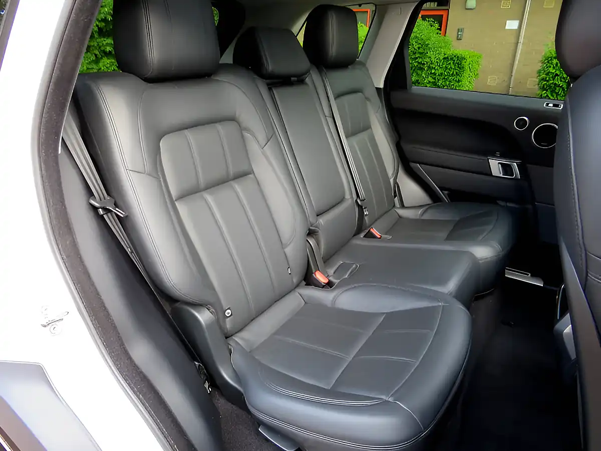 Used 2019 Land Rover Range Rover Sport Hse Dynamic White - Interior and Exterior details 16