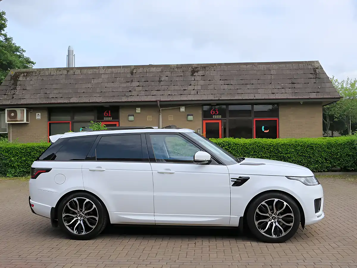 Used 2019 Land Rover Range Rover Sport Hse Dynamic White - Interior and Exterior details 2