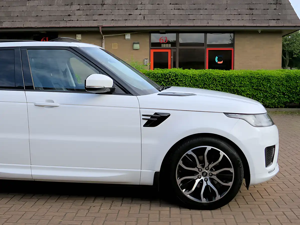 Used 2019 Land Rover Range Rover Sport Hse Dynamic White - Interior and Exterior details 9
