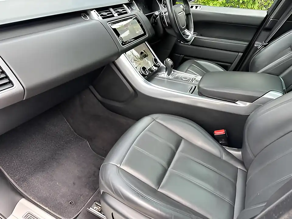 Used 2019 Land Rover Range Rover Sport Hse Dynamic White - Interior and Exterior details 7