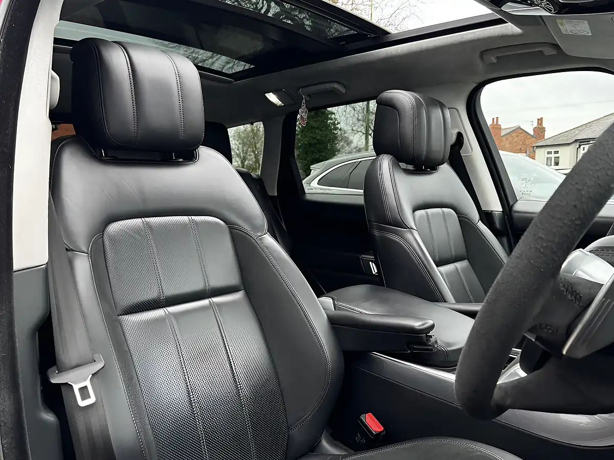 Used 2019 Land Rover Range Rover Sport Hst Firenze Red - Interior and Exterior details 14