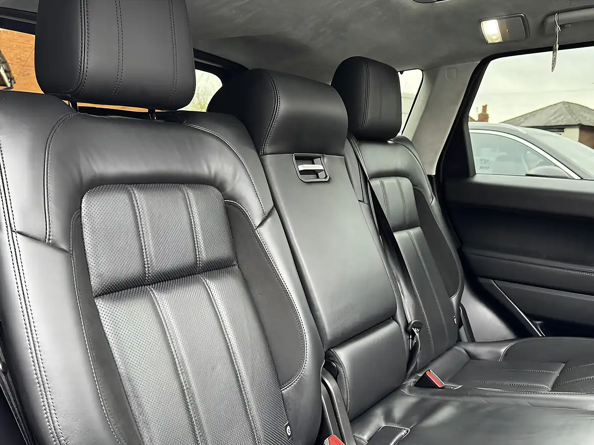 Used 2019 Land Rover Range Rover Sport Hst Firenze Red - Interior and Exterior details 18