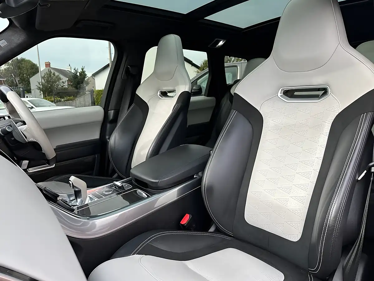 Used 2019 Land Rover Range Rover Sport Svr Black - Interior and Exterior details 12