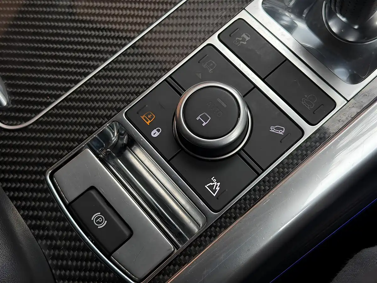 Used 2019 Land Rover Range Rover Sport Svr Black - Interior and Exterior details 14