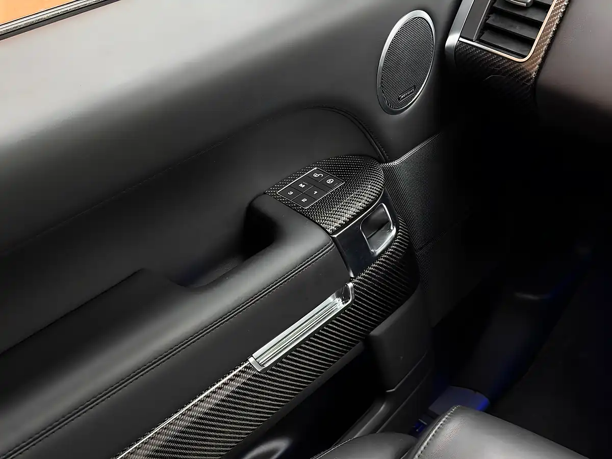 Used 2019 Land Rover Range Rover Sport Svr Black - Interior and Exterior details 19
