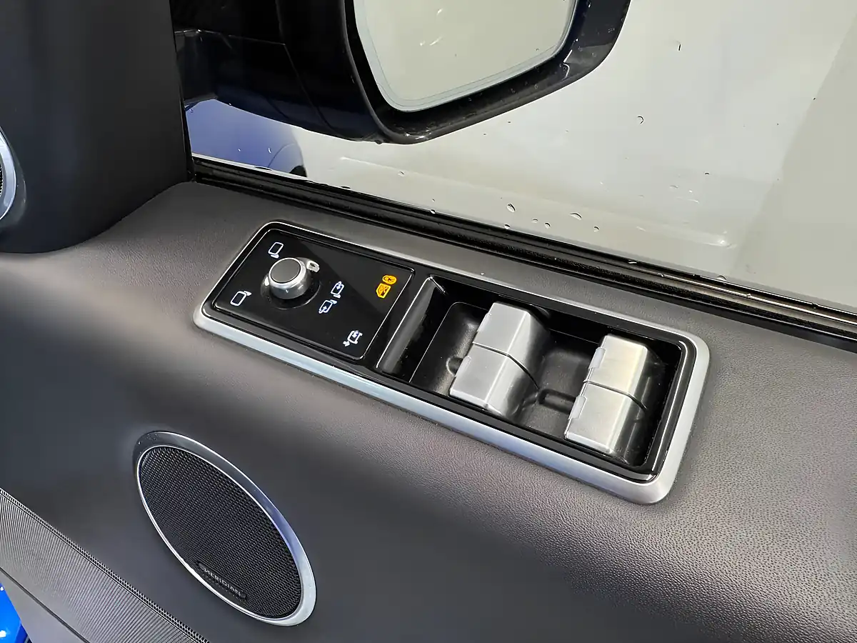 Used 2019 Land Rover Range Rover Sport Svr Blue - Interior and Exterior details 15