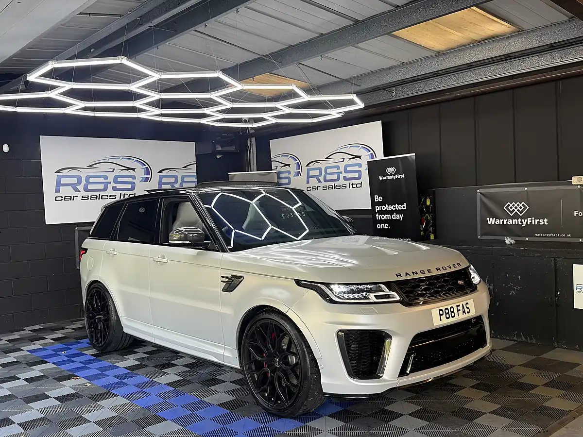 Used 2019 Land Rover Range Rover Sport Svr Carbon Edition Silver - Front View