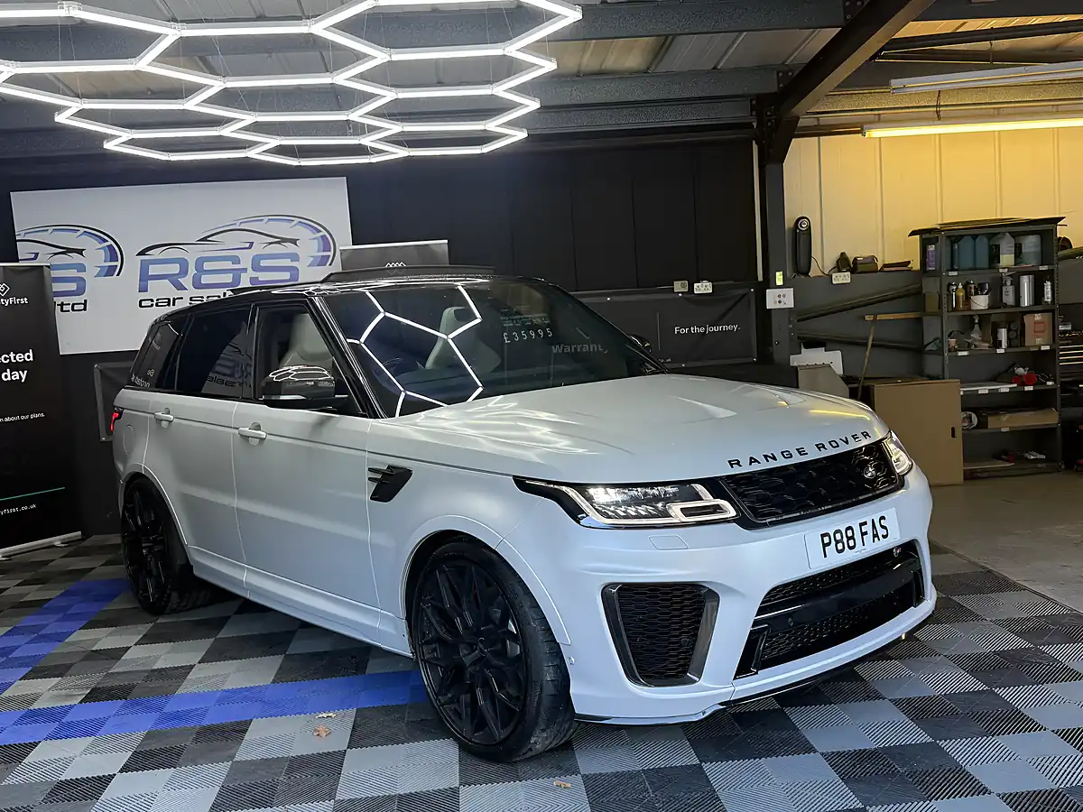 Used 2019 Land Rover Range Rover Sport Svr Carbon Edition Silver - Interior and Exterior details 10