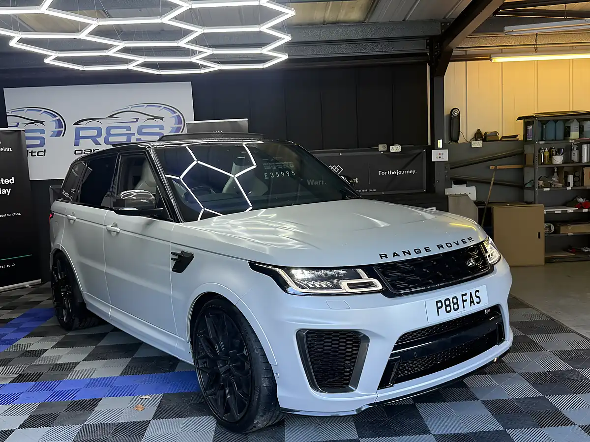 Used 2019 Land Rover Range Rover Sport Svr Carbon Edition Silver - Interior and Exterior details 11