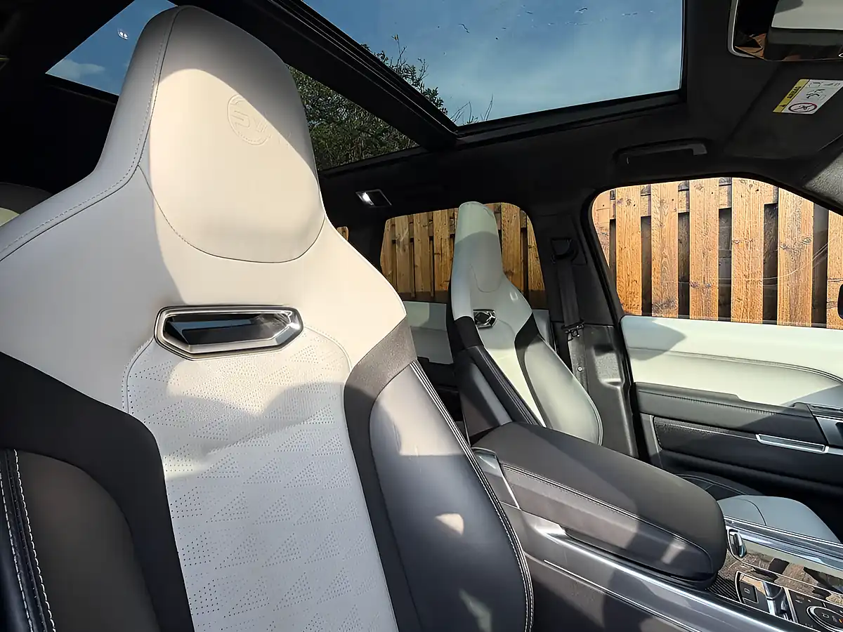 Used 2019 Land Rover Range Rover Sport Svr Estoril Blue - Interior and Exterior details 5