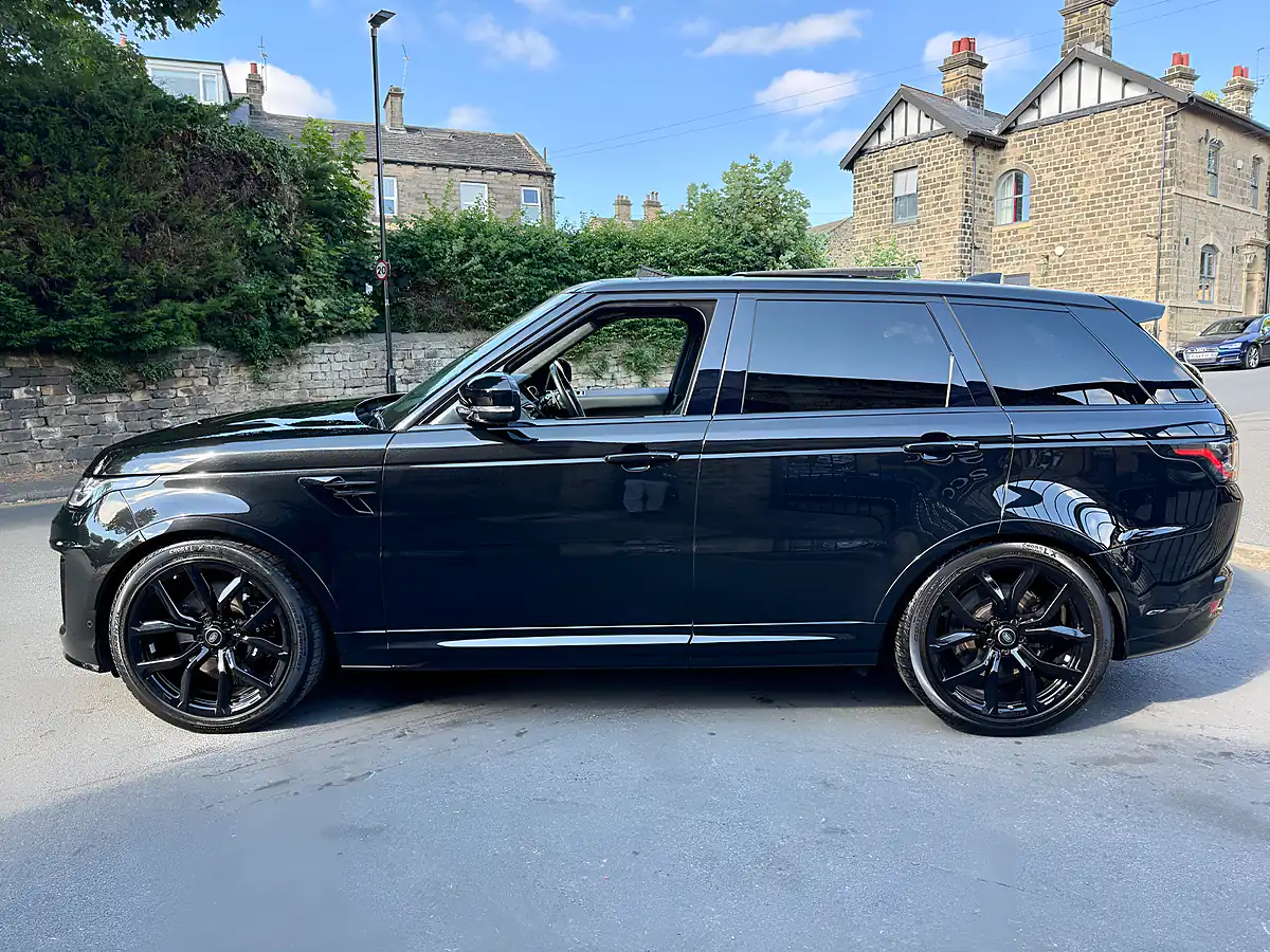 Used 2019 Land Rover Range Rover Sport Svr Santorini Black - Interior and Exterior details 6