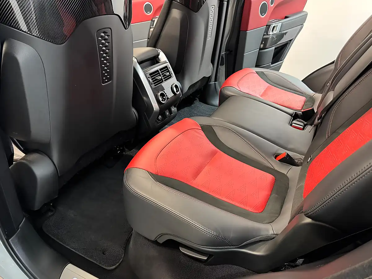 Used 2019 Land Rover Range Rover Sport Svr White - Interior and Exterior details 17